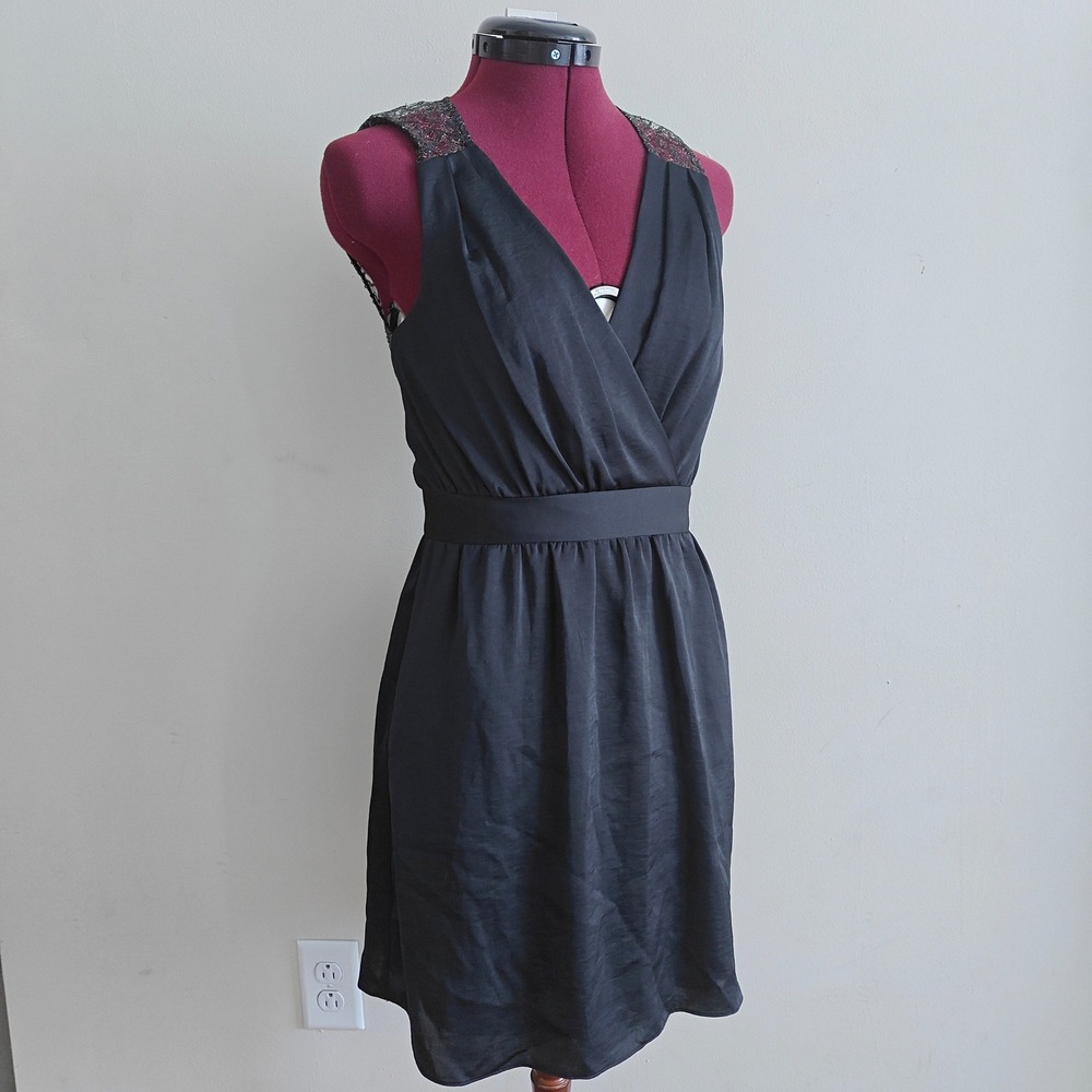 BCBGeneration Black Cocktail Mini Dress Sequin Lace Back Surplice V-Neck Size‎ 0